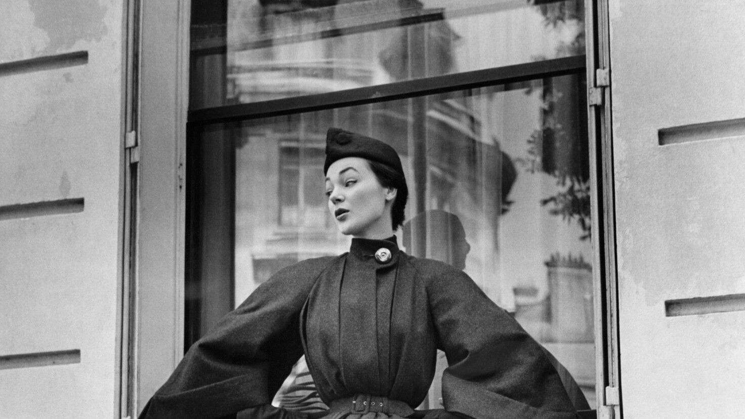 Streetstyle: образи паризьких модниць 1950-х | Vogue UA