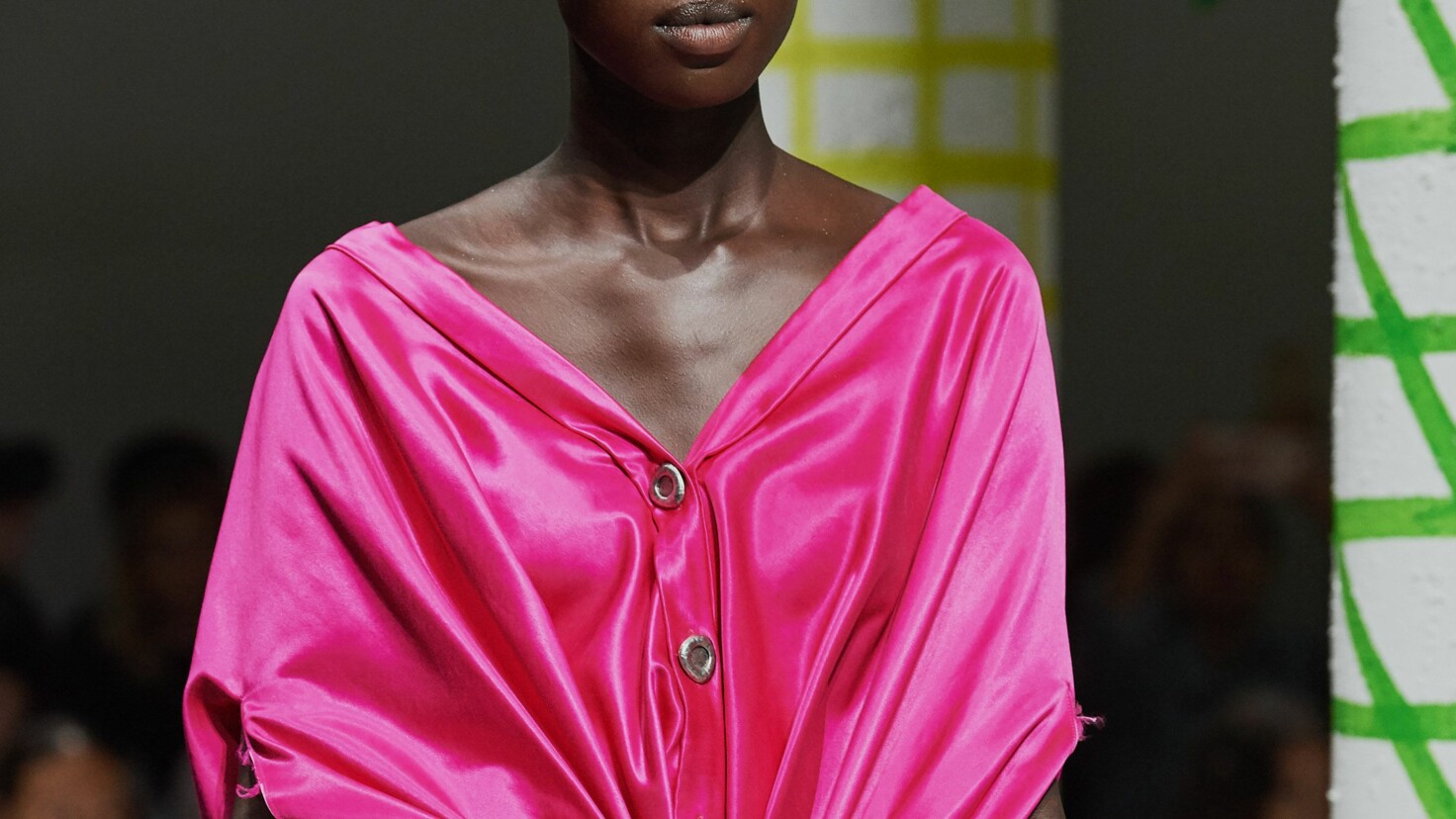 Приталенные силуэты