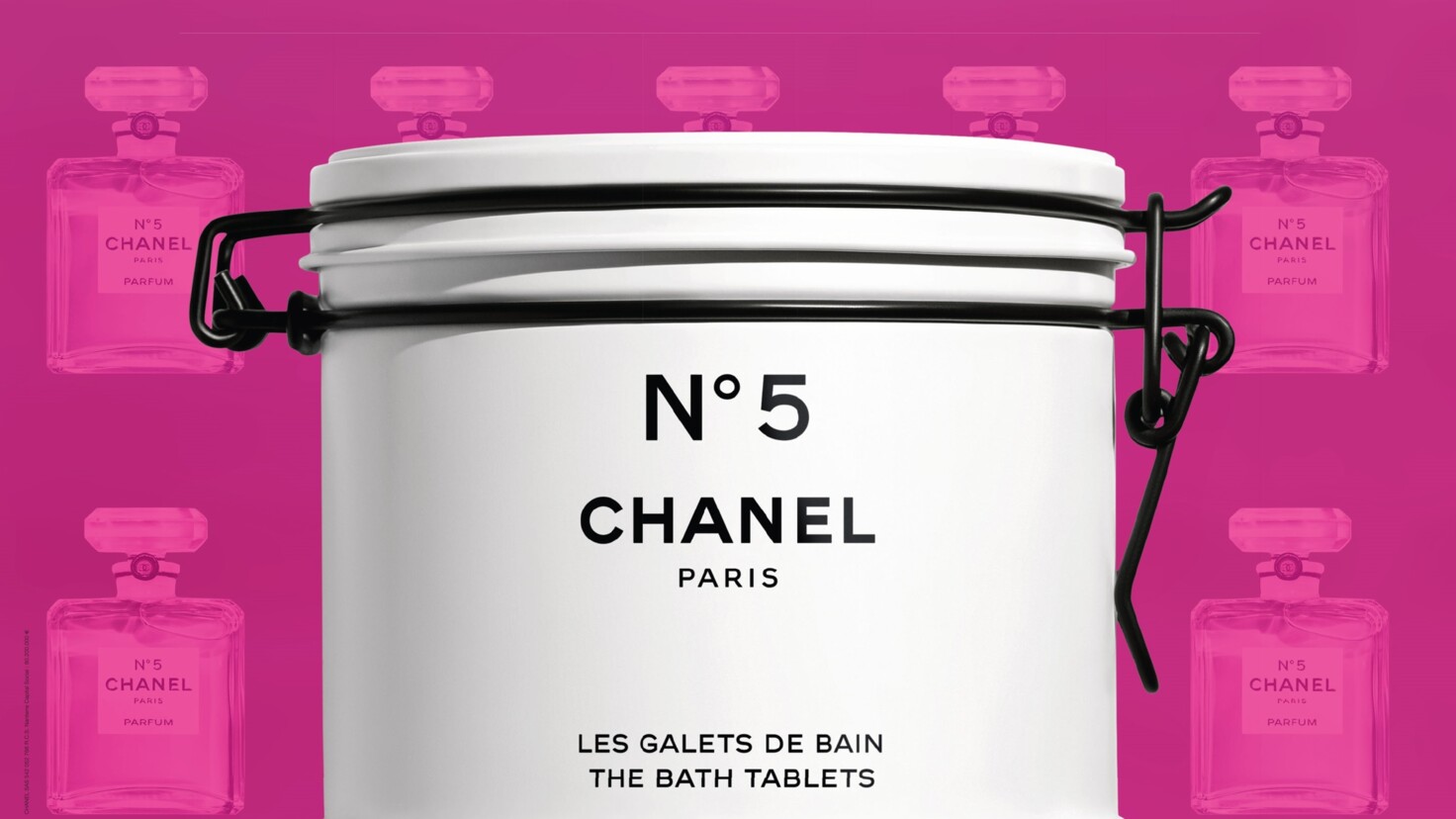 Це фантастика: Chanel №5 у флаконах, що за ними всі шаленіють