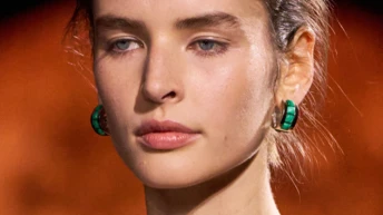 Широк? брови повертаються: доведено Chanel 