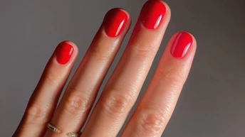 11 абсолютно весняних кольорів манікюру