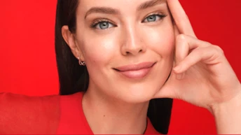 Емілі в Парижі: інтерв'ю з топ-моделлю Емілі Ді Донато, амбасадоркою Vichy 