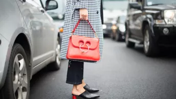 Streetstyle: любимая сумка гостей Недель моды