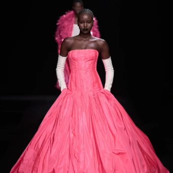 Свобода вибору: нова колекція Valentino Couture весна-літо 2023
