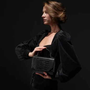 Маленька чорна сумка: ідеальний аксесуар від українського бренду Blackwood