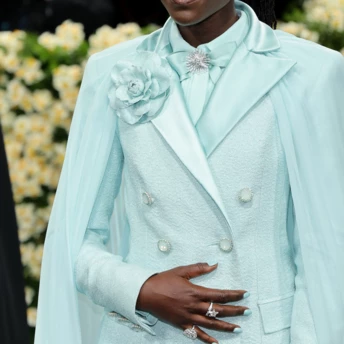 Манікюр Люпіти Ніонго для Met Gala 2025: як повторити