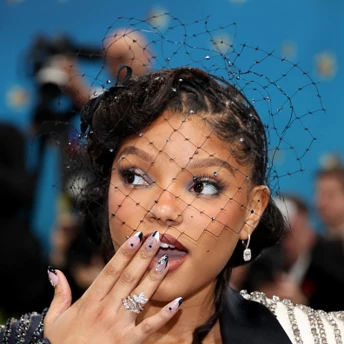 Найкращий манікюр Met Gala 2025, який варто повторити цього літа