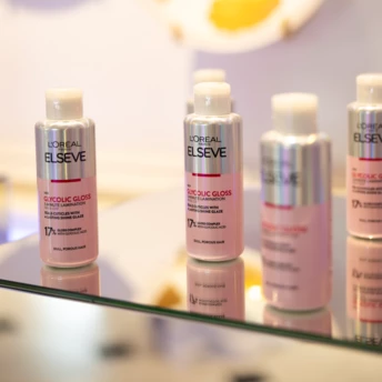 Ще більше сяйва від L’Oréal Paris: оновлення лінійки Elseve Glycolic Gloss та фарби Casting Creme Gloss