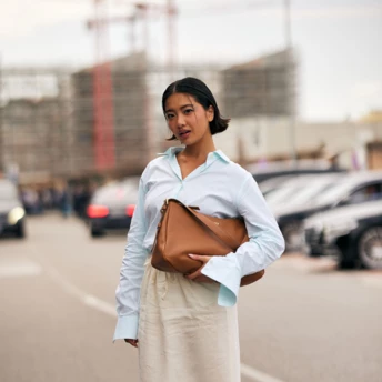 Streetstyle: лляна максіспідниця – головна річ цього літа