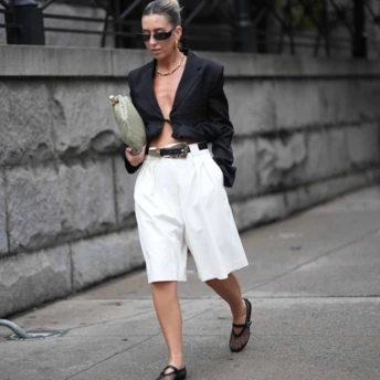 Streetstyle: 5 способів носити балетки із сітки цього літа