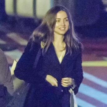 Том Круз та Ана де Армас таки зустрічаються?