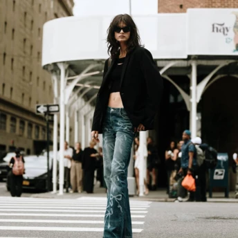 7 пар чорних ботильйонів і черевиків, які пасують до всього — навіть улітку