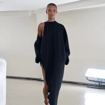 Наймодніші чорні сукні 2025 року