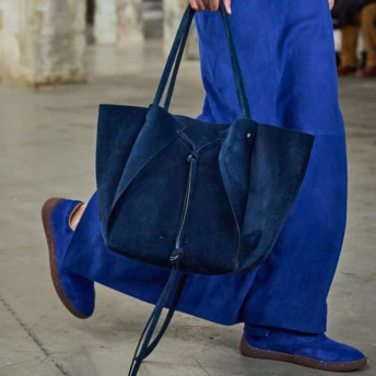 10 трендових кросівок осені 2025 року