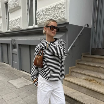 Светр у класичну смужку – необхідна покупка з французьким настроєм цієї осені 