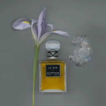 Balenciaga відроджує лінію розкішних парфумів 