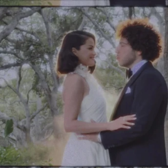 Селена Гомес вийшла заміж: усі деталі весілля зі співаком та продюсером Бенні Бланко