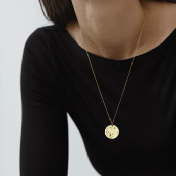 Made in Ukraine: 5 найкрасивіших кулонів до водолазок, жакетів та блуз 