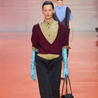 Спідниця на підтяжках Prada — найгучніша новинка сезону весна-літо 2026