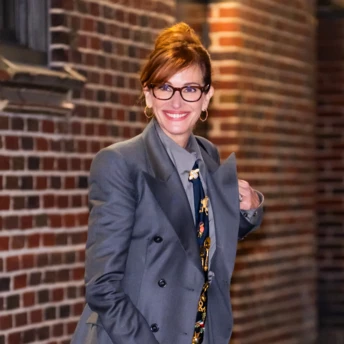 Джулія Робертс повторила культову зачіску з фільму “Красуня”