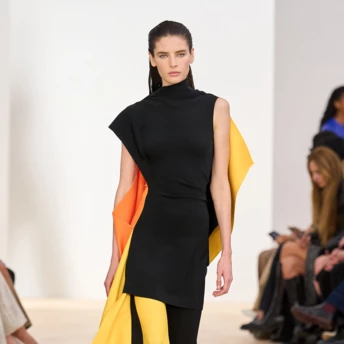 Сонце Іспанії, ритм Нью-Йорка: нова колекція Loewe весна-літо 2026