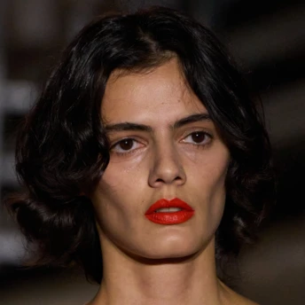 Головні тренди зачісок з Паризького та Міланського тижнів моди