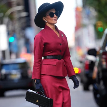 Дженніфер Лопес упевнено здобуває першість у номінації “Найелегантніший образ цієї осені”