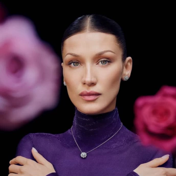 З темного в блонд: Белла Гадід стала платиновою блондинкою і надихає на зміни