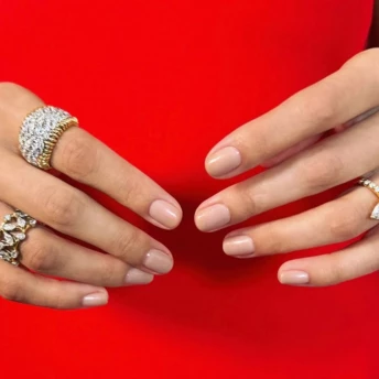 Чому “мильні” нігті знову стали мегапопулярними