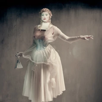 Та, що ламає стереотипи: як Гвендолін Крісті підкорювала модний подіум