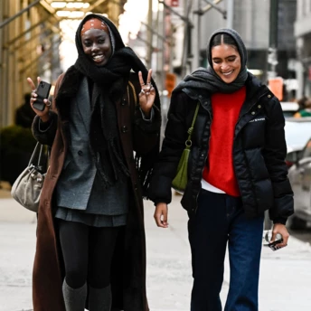 Кольорові светри — тренд, який покращує настрій цієї осені 