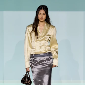 Забудьте про білу сорочку: це найгарячіший тренд просто зараз