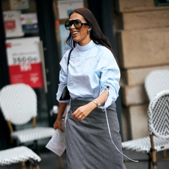 4 стильні способи носити класичну сорочку цієї осені