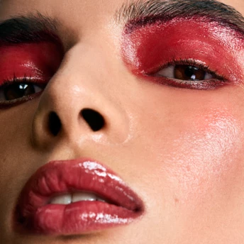 9 найспокусливіших парфумів з ароматом вишні