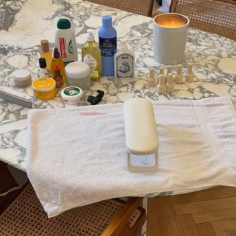 Glass Nails – практичний тренд манікюру, ідеальний на щодень