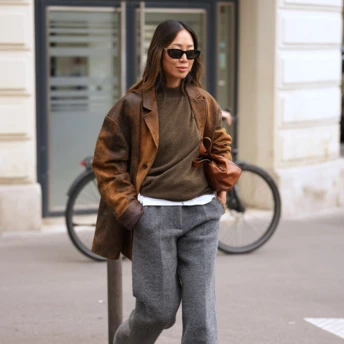 Светр + штани: 5 способів модно носити найзрозуміліше комбо сезону