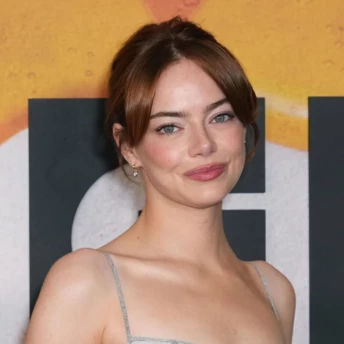 Як перетворити боб на більш жіночну укладку: приклад Емми Стоун