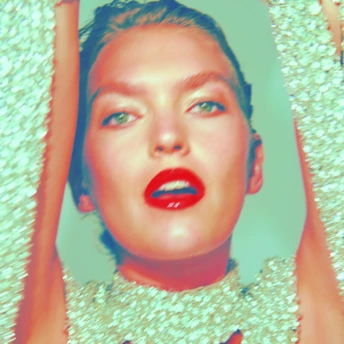 4 французькі лайфхаки з помадою, що втілюють філософію “менше — краще”