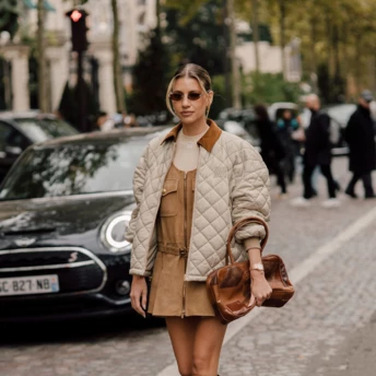 Чому чоботи з пряжками – наймодніше взуття цього сезону: як модниці носять їх уже зараз