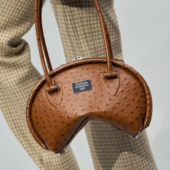 Тренд для небанальних: сумки з цією текстурою зараз на піку актуальності