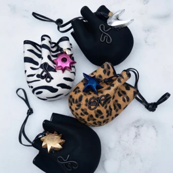 Ruslan Baginskiy переосмислив українські різдвяні символи у новому дропі аксесуарів