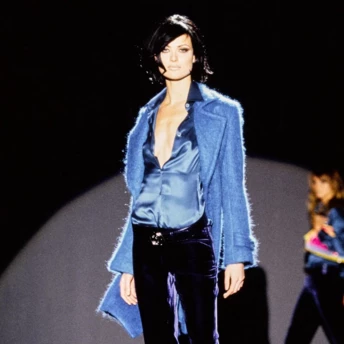 Ті самі культові оксамитові штани з 1990-х знову очолюють рейтинги трендів