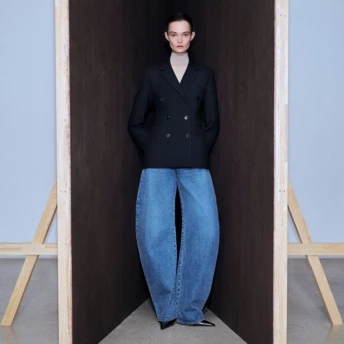 Ці джинси залишаються головною парою базового гардероба у 2026 році