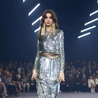 Головний тренд святкового сезону: без цієї сукні не обійтися цього року