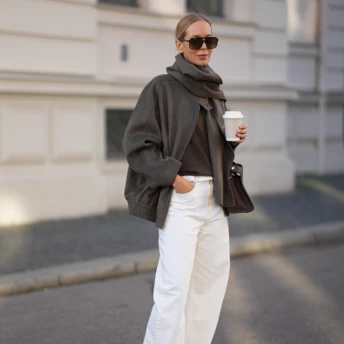 Наймодніші білі джинси, які можна носити круглий рік