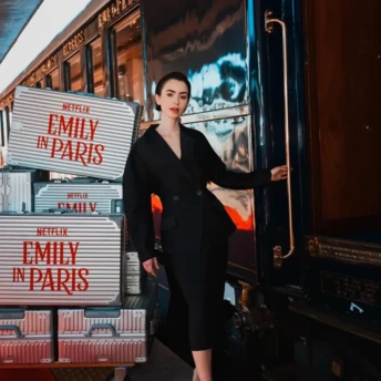 Нові образи Лілі Коллінз напередодні прем'єри "Емілі в Парижі"