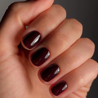 Суперкороткі нігті — найшикарніший манікюр цієї зими