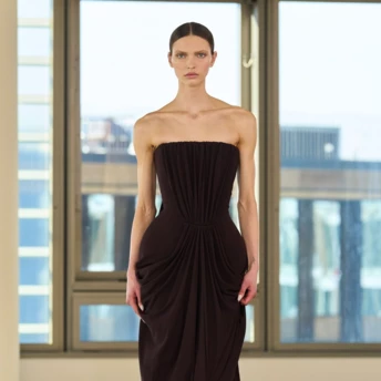 Головний вибір для Нового року: 7 ідеальних довгих суконь сезону