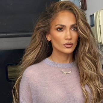 Як правильно підібрати пудрову основу для жінок після 50 років