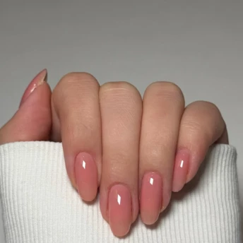 9 трендових кольорів манікюру, які будуть усюди у 2026 році